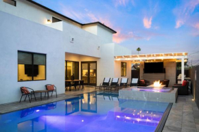 Desert Sky Luxury Pool & Spa Walk To Old Town!